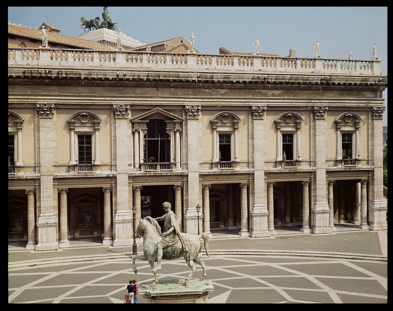 Vue du Palazzo Nuovo et de la statue équestre de Marc Aurèle - Italian School