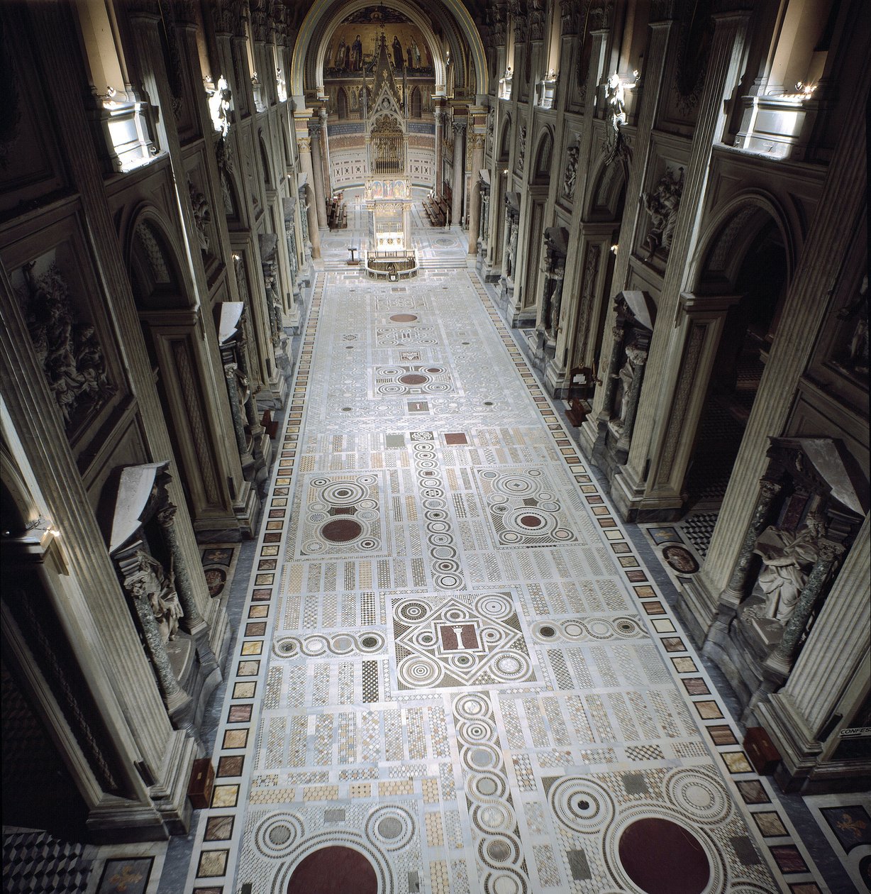 Vue de la nef centrale de la basilique Saint-Jean-de-Latran - Italian School