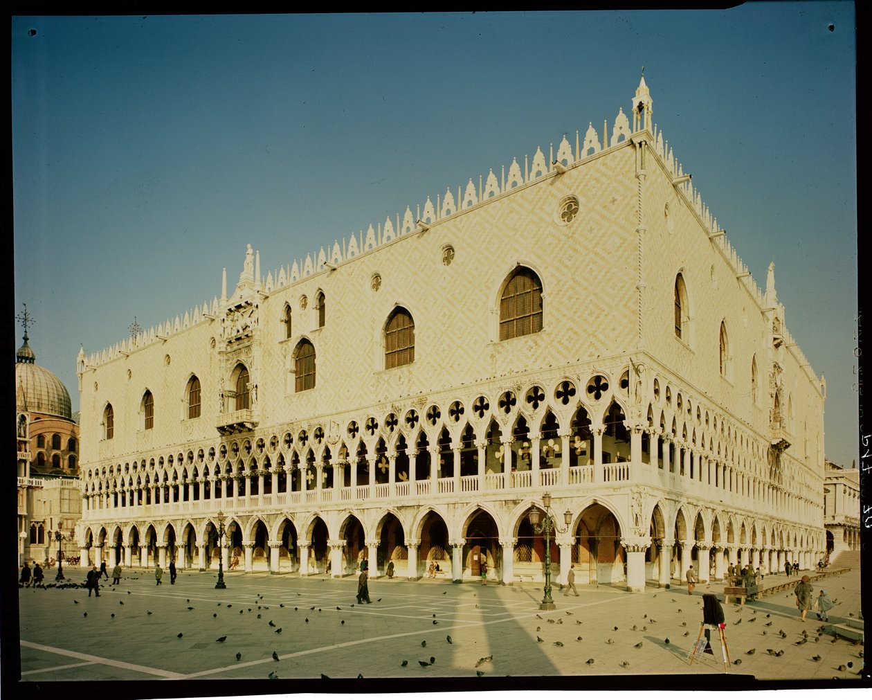 Vue de la façade ouest du Palazzo Ducale, 14e-15e siècle - Italian School