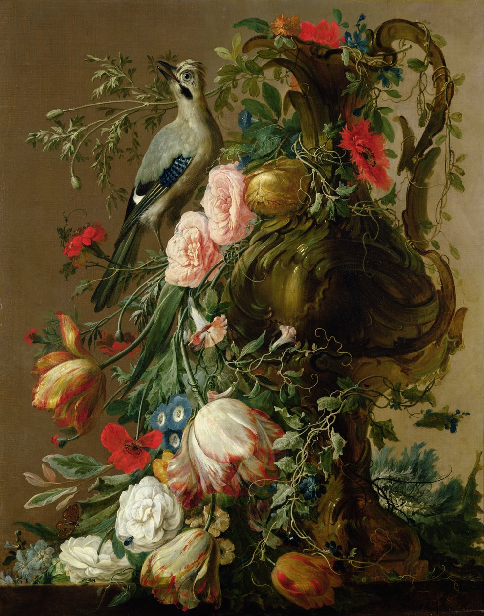 Vase en pierre sculpté avec des roses, auricule, coquelicots, liseron, avec un geai sur un rebord, 1760 - Jacobes Vonck