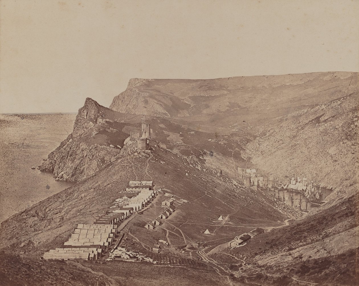 Fortification au-dessus du port de Balaclava - James Robertson