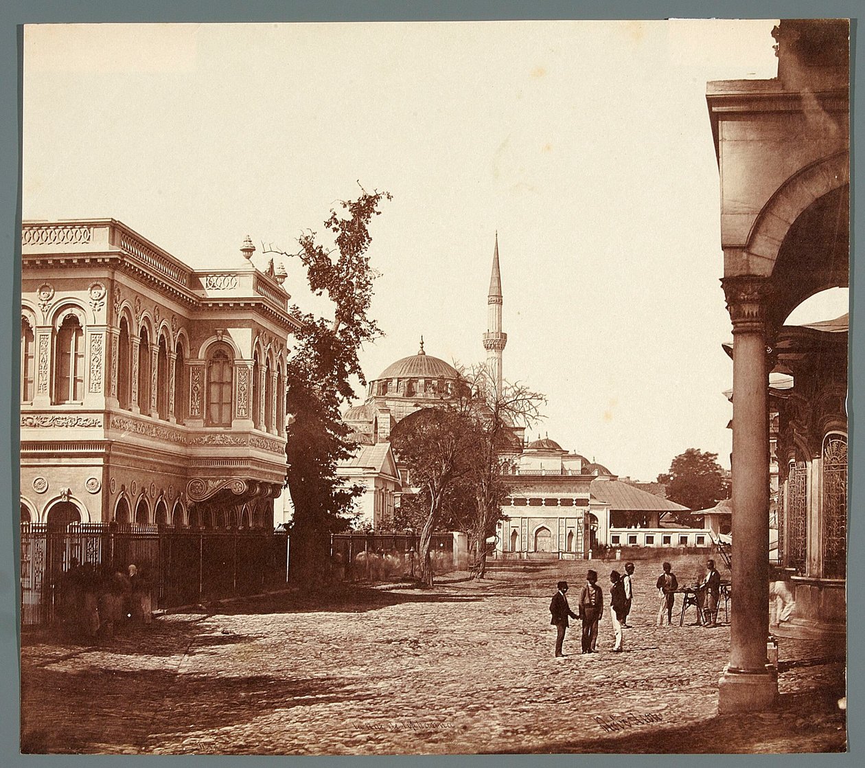«La rue de Tophanna» [Istanbul. Rue à Tophane - une mosquée à l