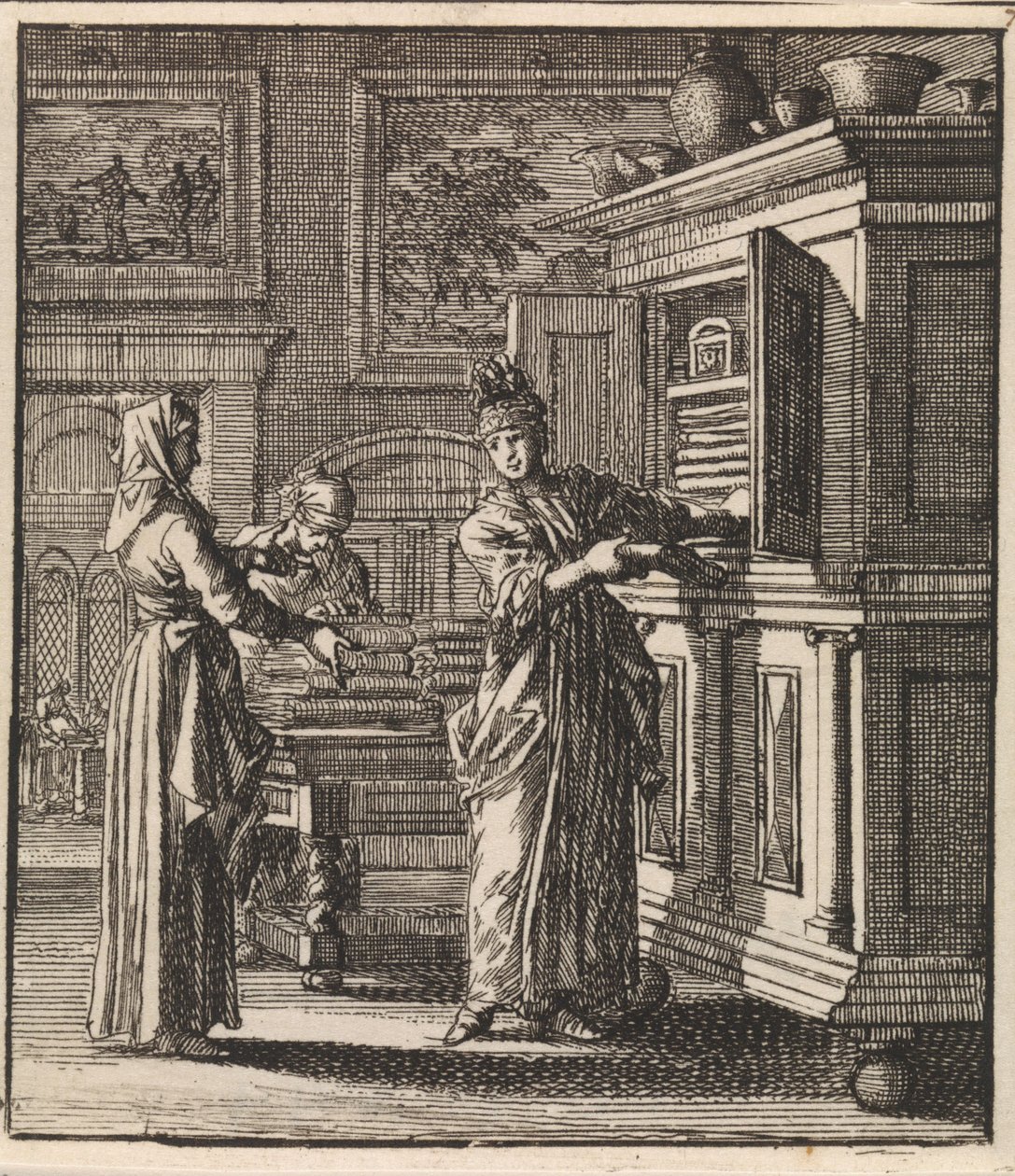 Une femme sort des objets d