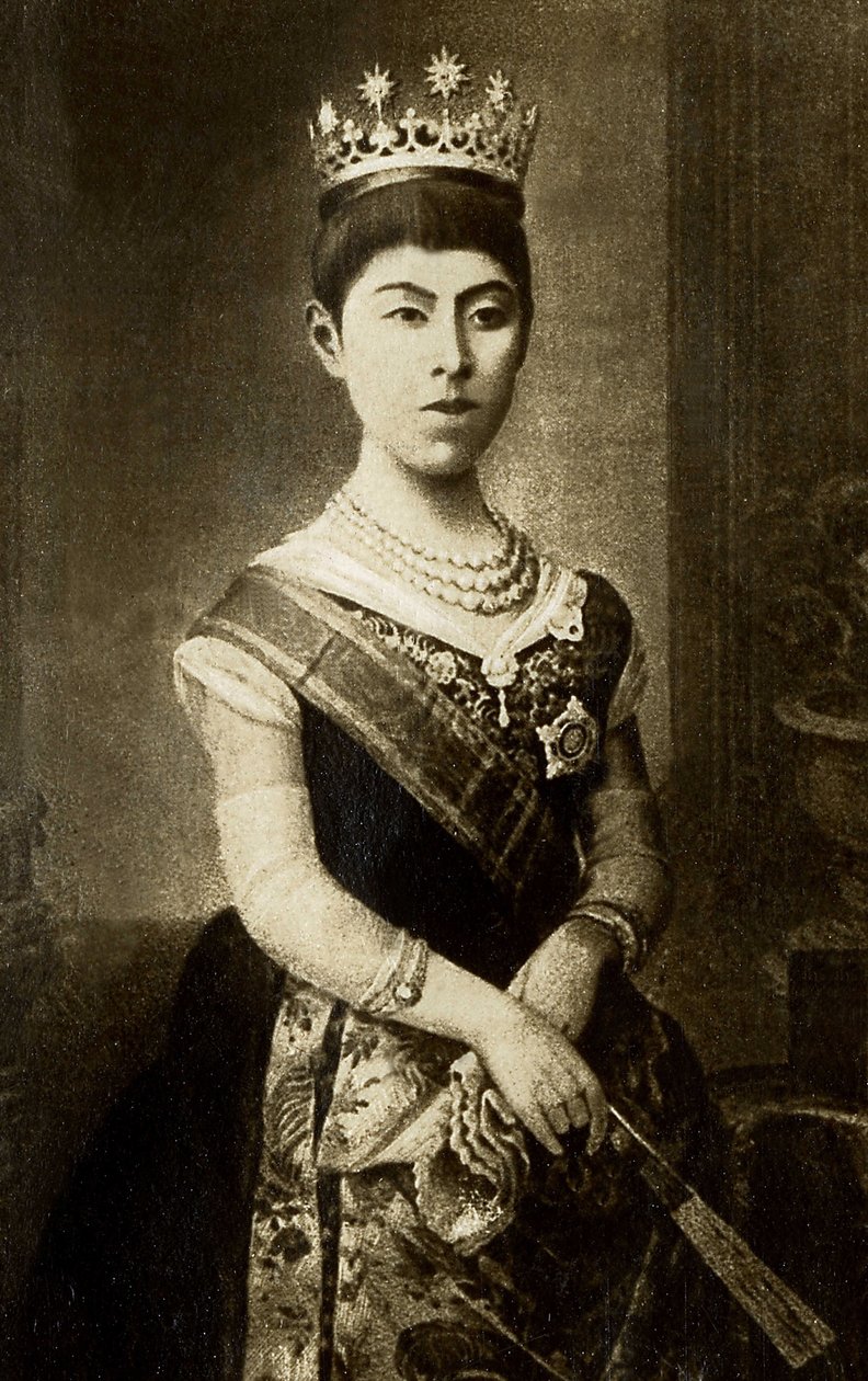 Portrait de Haruko, impératrice du Japon. Photographie, début du 20e siècle. - Japanese Photographer