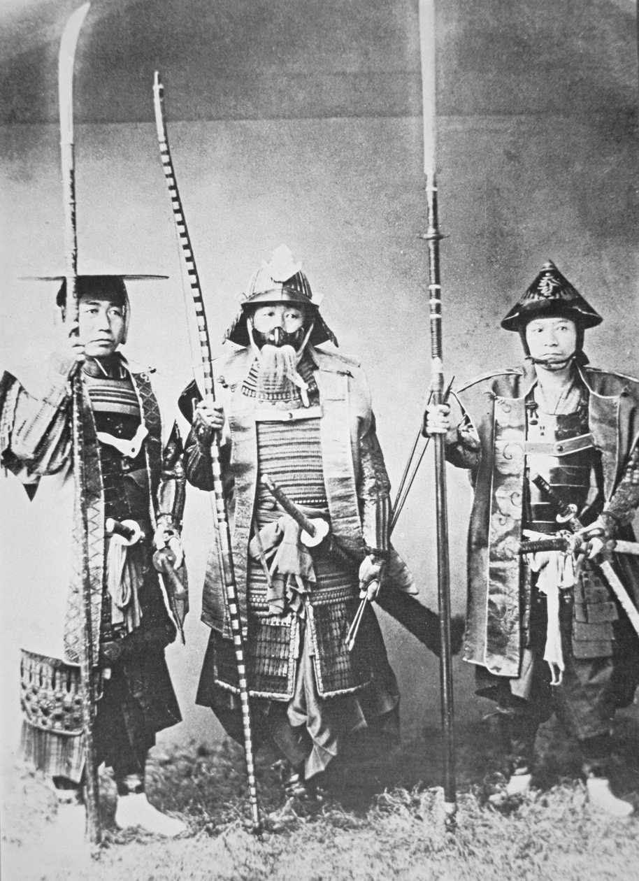 Samouraï du Japon ancien armé d