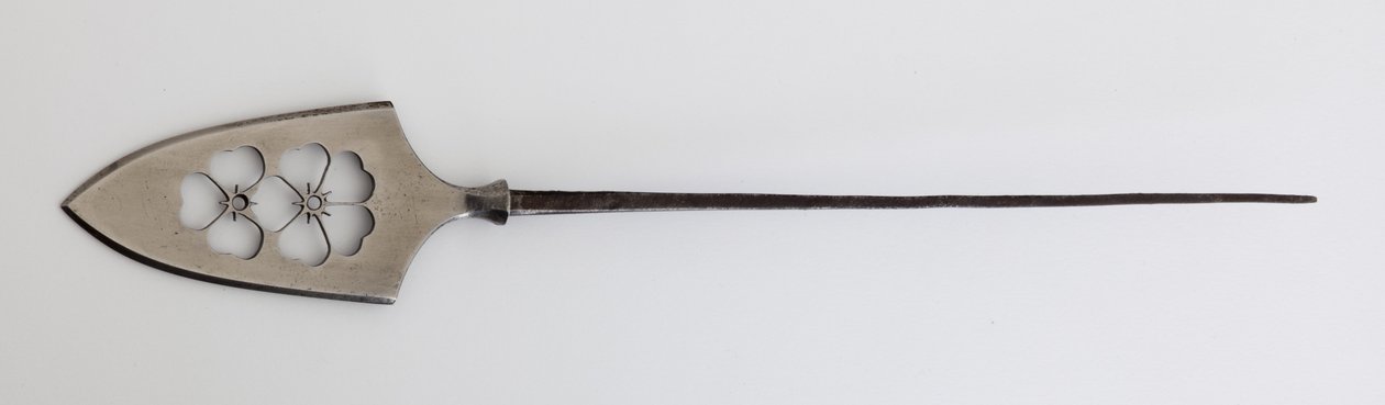 Yanone (pointe de flèche) de type plat (hirane) avec motif ajouré de fleurs de cerisier - Japanese School