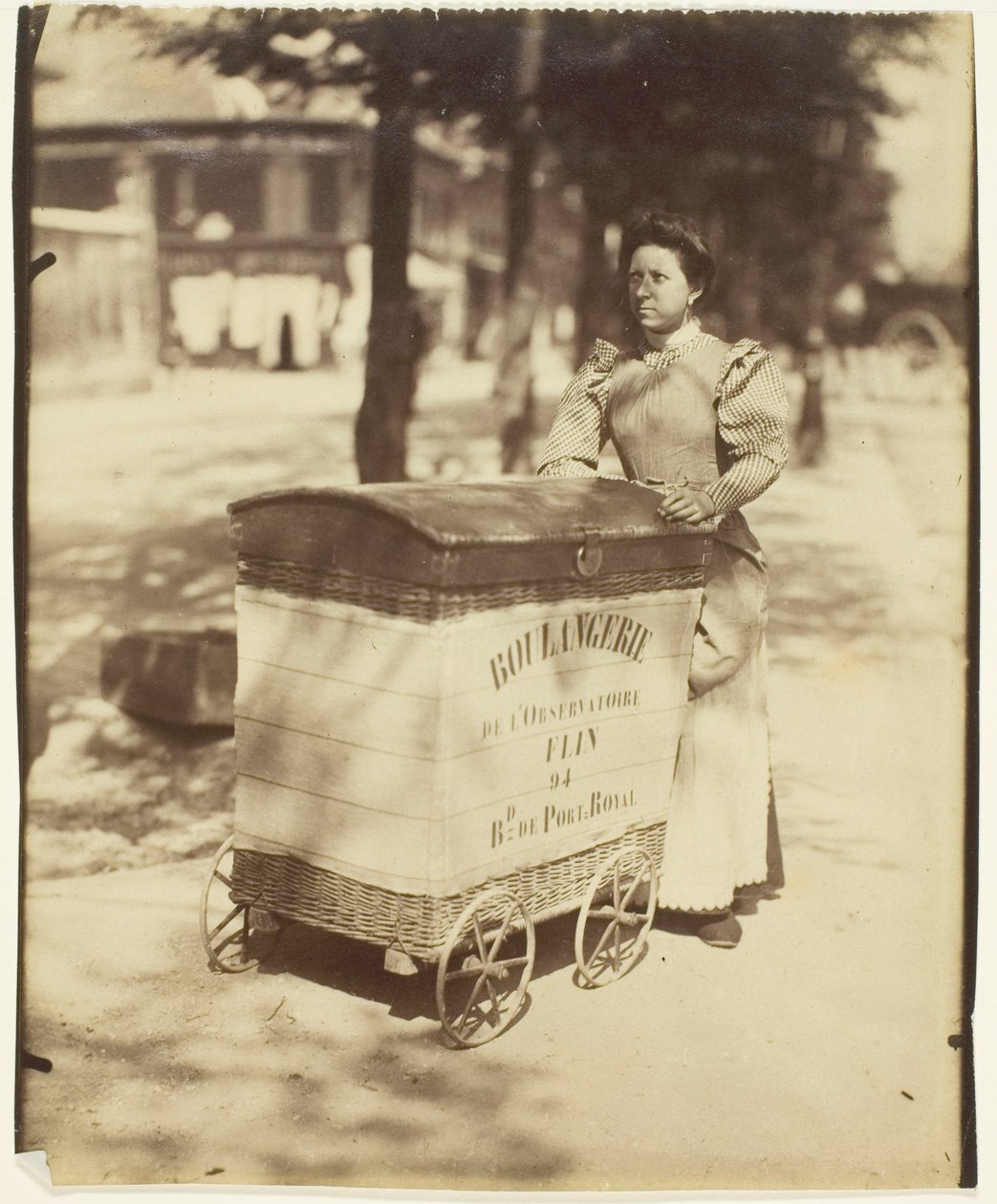 Porteuse de pain, de la série "Small Trades" (Petits métiers) - Jean Eugène Auguste Atget