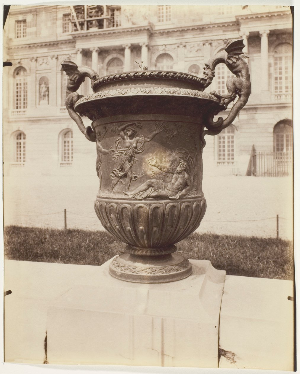 Versailles, Vase par Ballin - Jean Eugène Auguste Atget