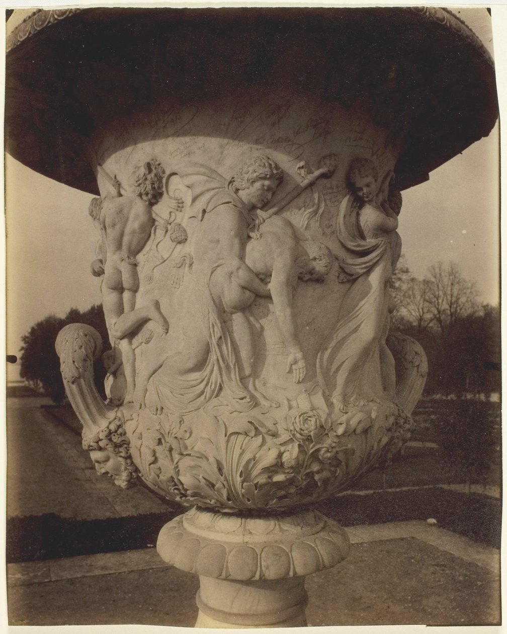 Versailles, Vase par Cornu - Jean Eugène Auguste Atget