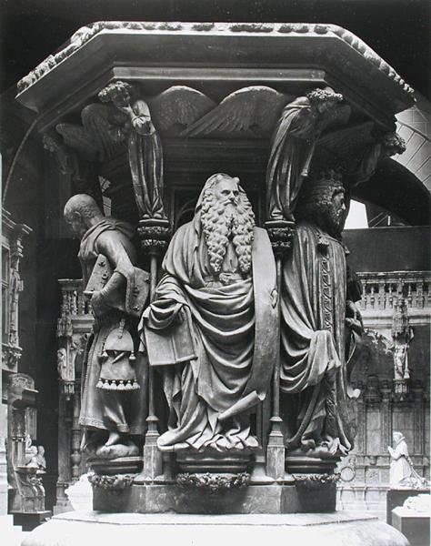 Moïse, (détail) du piédestal hexagonal du Puits de Moïse, copie de l
