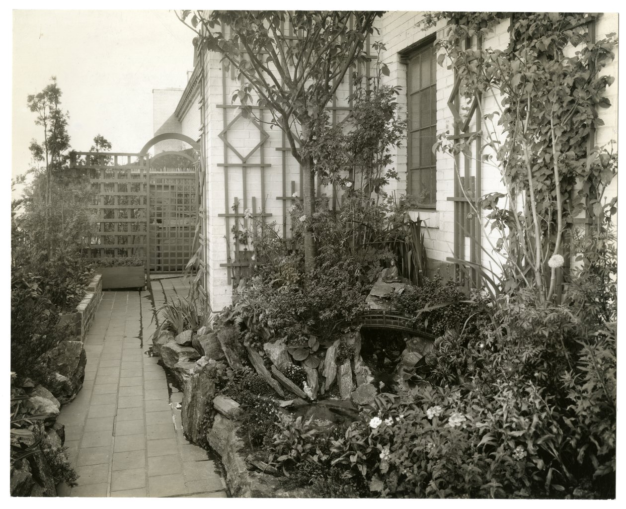 Jardin de Mme Regina Jais, vers 1936-37 - Jessie Tarbox Beals