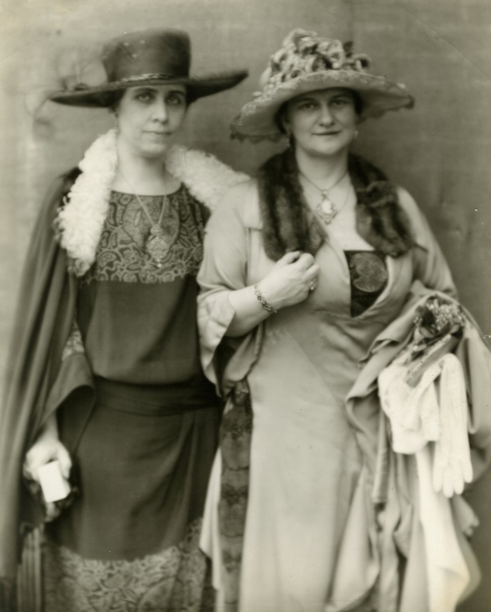 Mme Coolidge et son amie Mme Frances Parkinson Keyes, 1924 - Jessie Tarbox Beals