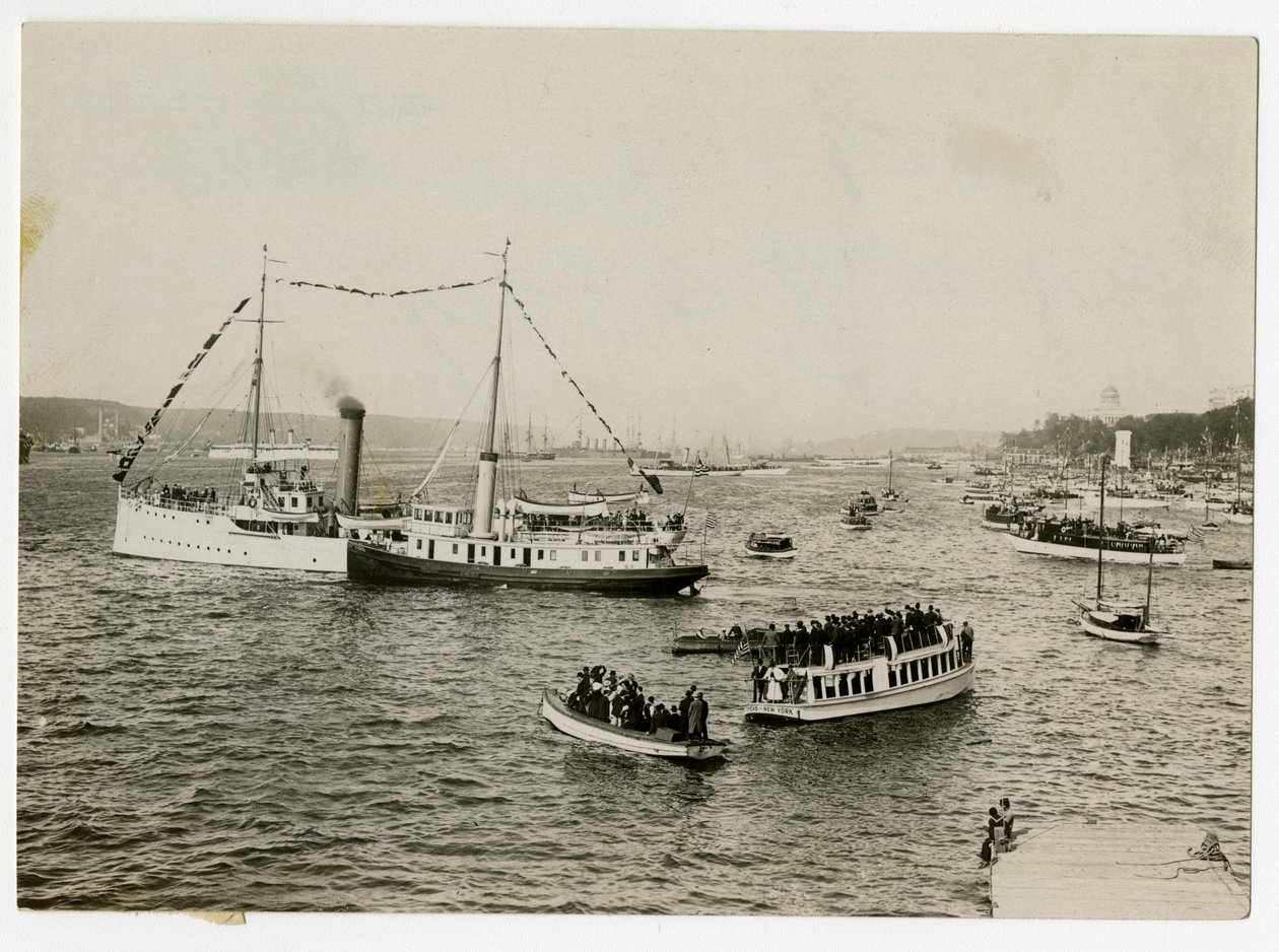Parade navale, 25 septembre Vue générale vers le tombeau de Grant - Jessie Tarbox Beals