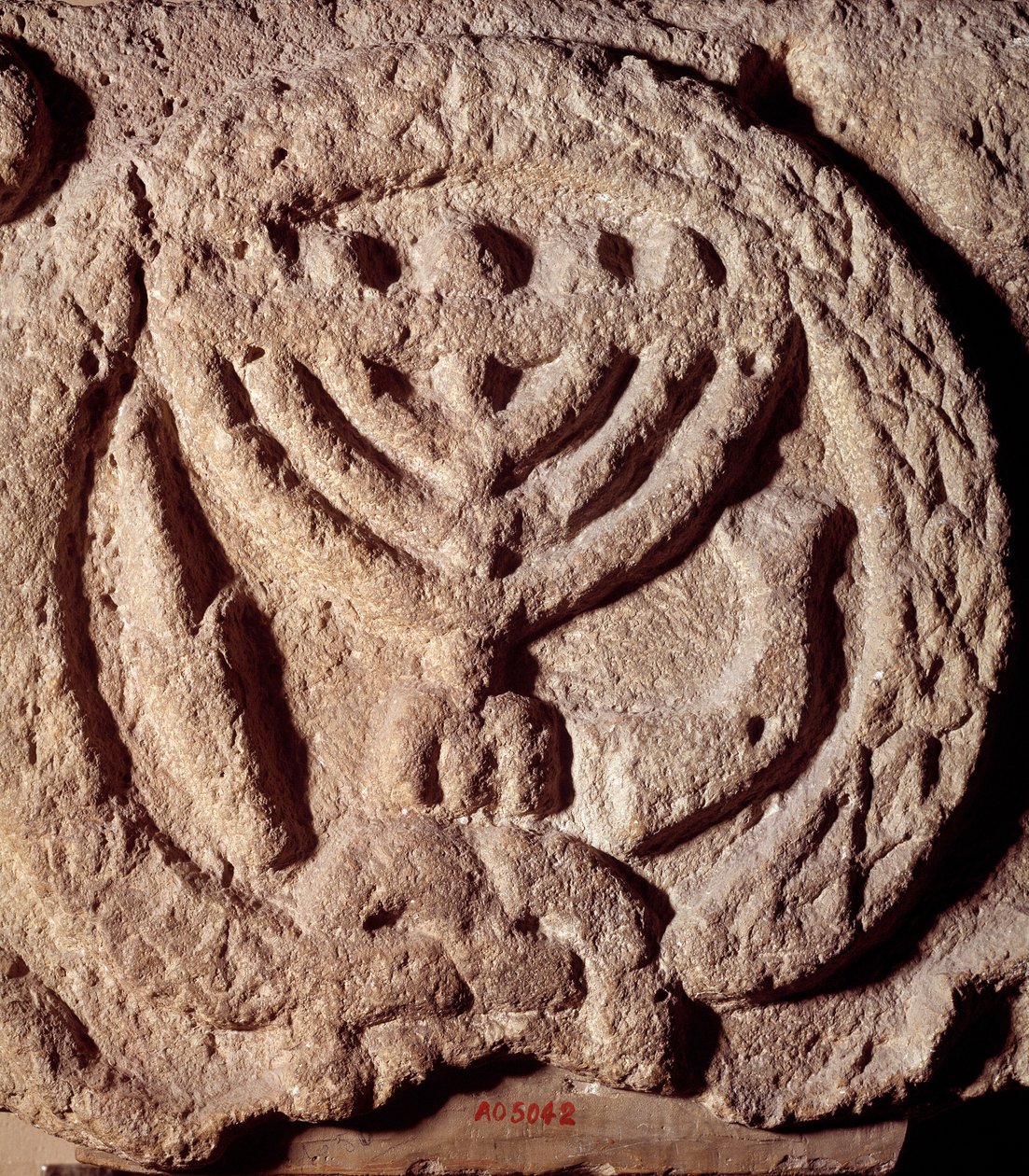 Judaïsme : élément architectural en basalte d