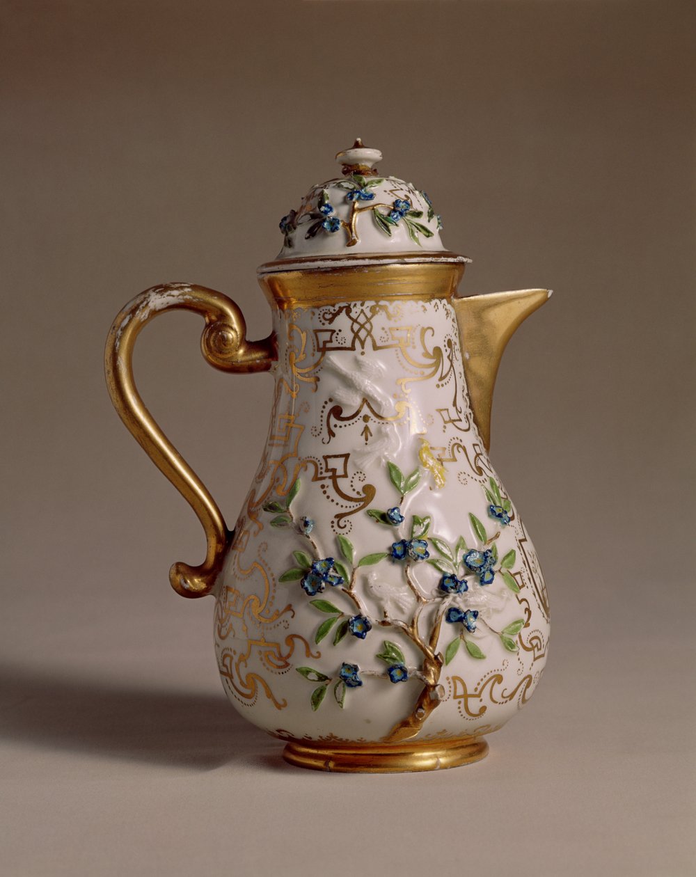 Cafetière, décorée de reliefs appliqués, Meissen, c.1710 - Johann Friedrich Bottger