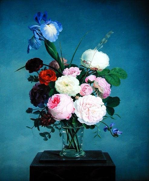 Roses et iris dans un vase en verre sur un socle en marbre - Johannes Ludwig Camradt