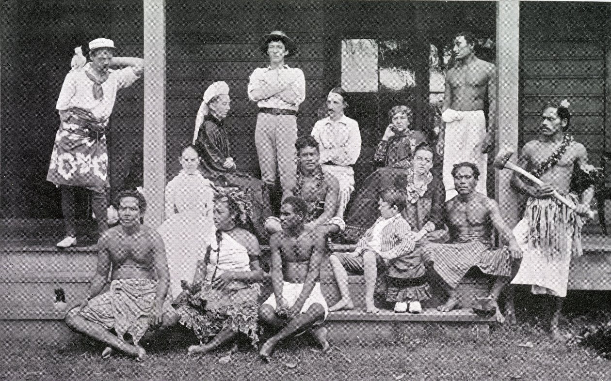 Robert Louis Stevenson avec sa maison à Vailima, Samoa - John Davis