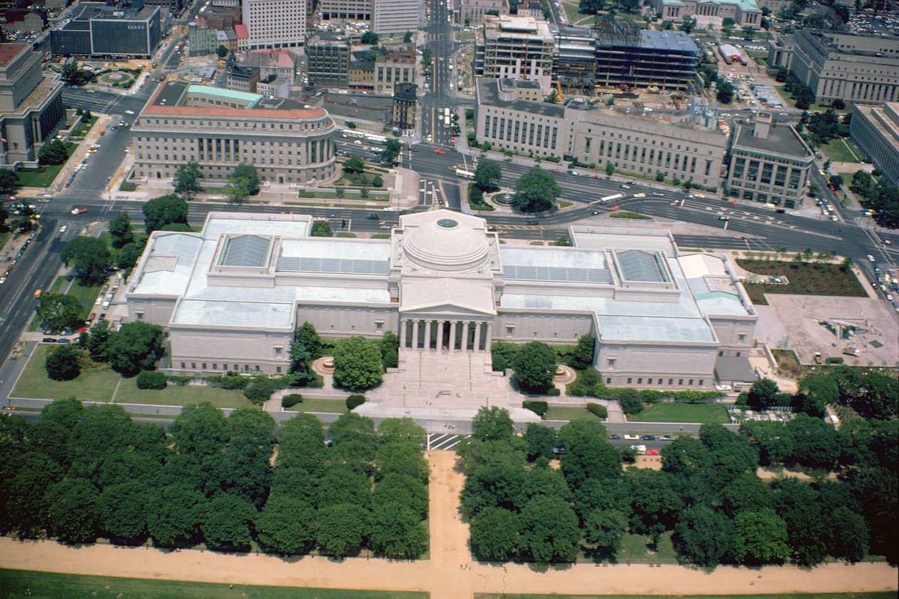 Vue aérienne du bâtiment ouest de la National Gallery of Art, achevé en 1941 - John Russell Pope