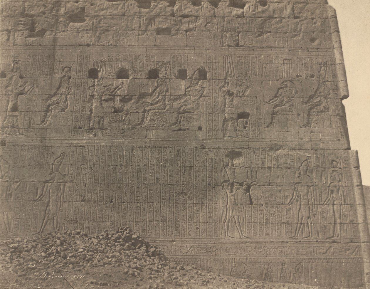Edfou-Sculptures et inscriptions sur visage oriental,1854 (photo) - John Beasley Greene