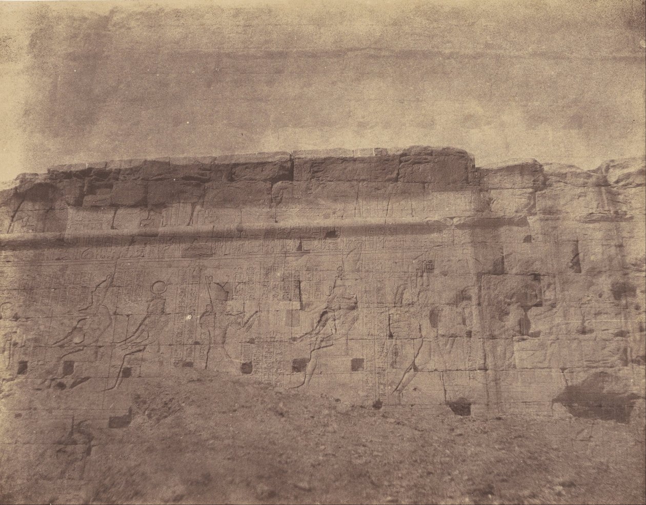 Edfou, Sculptures et Inscriptions de la Façade Orientale du Mur d