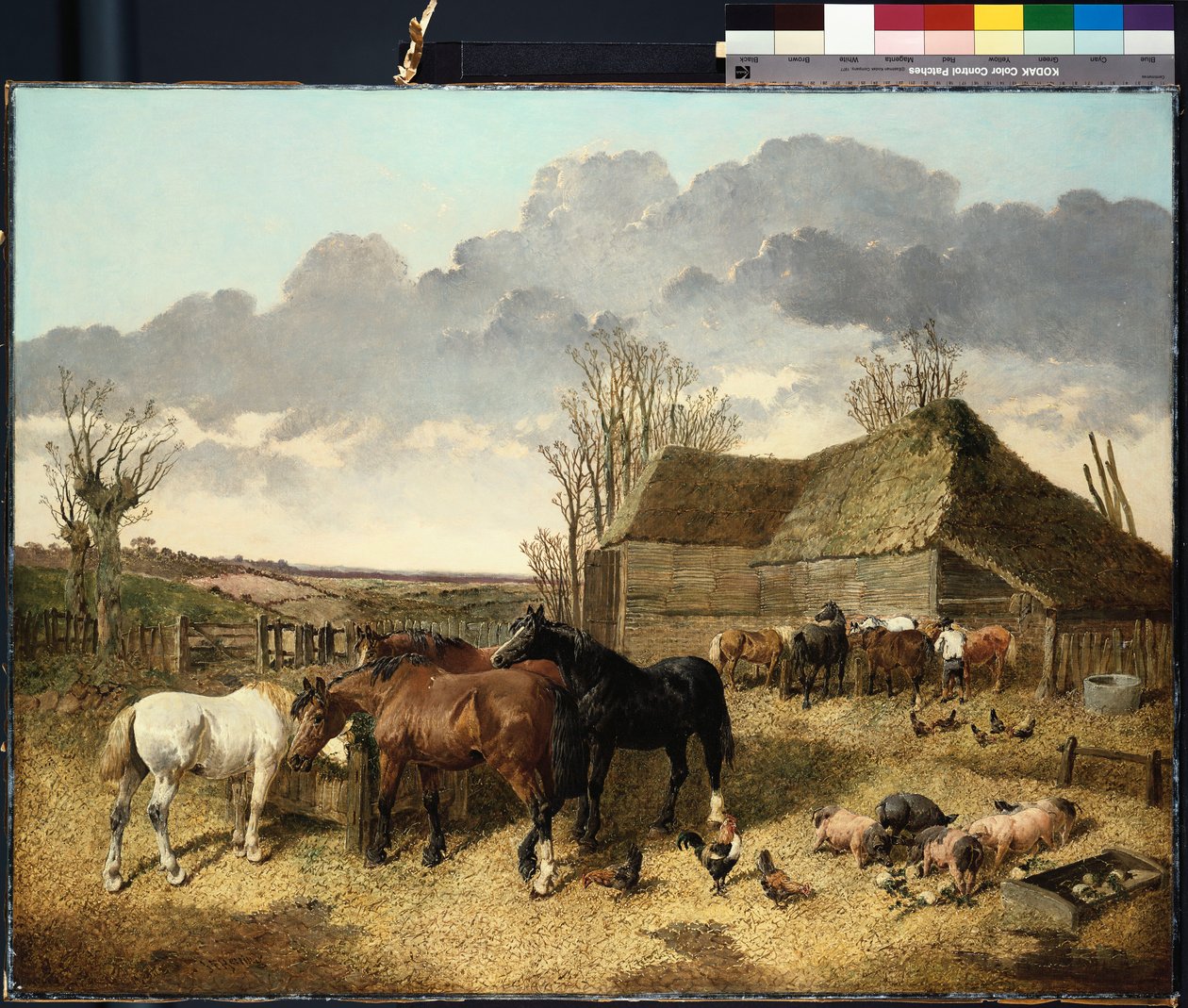 Chevaux mangeant dans une mangeoire, avec des cochons et des poules dans une cour de ferme - John Frederick Herring Junior