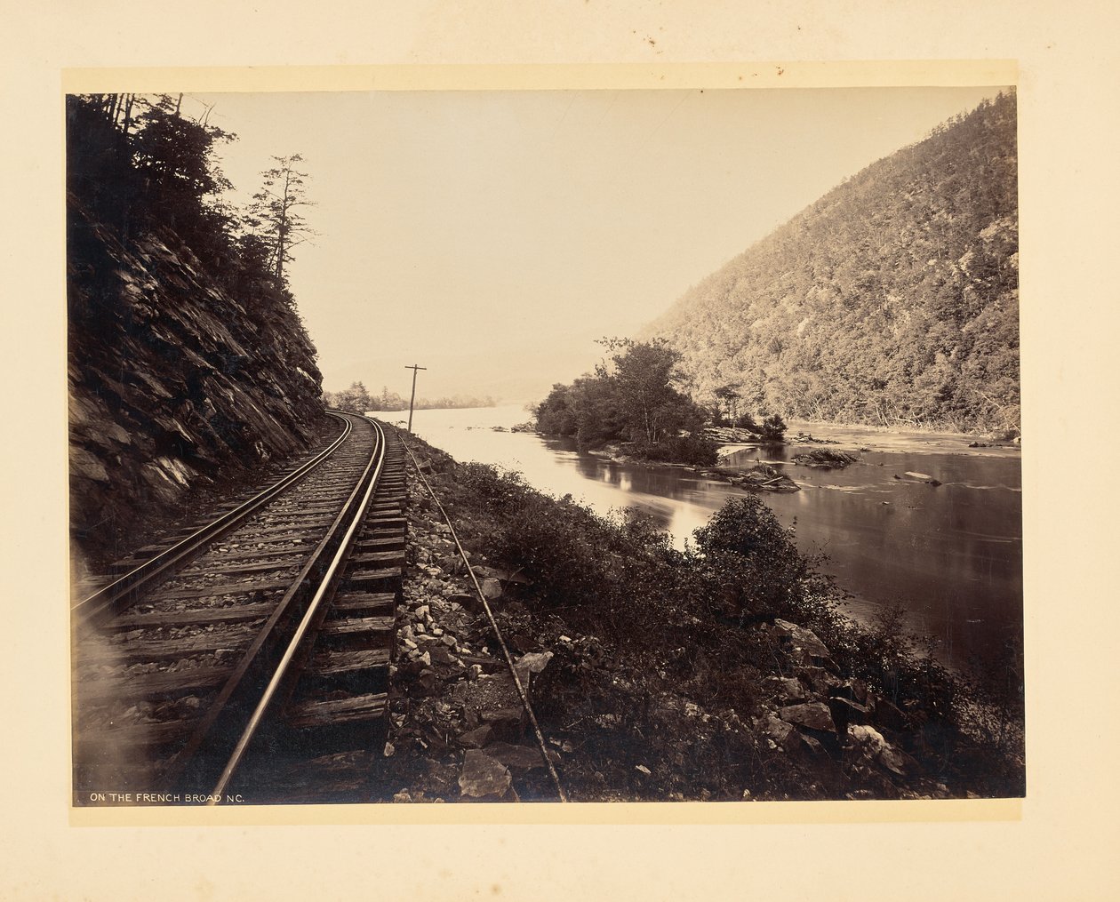 Sur la rivière French Broad, Caroline du Nord - John K. Hillers