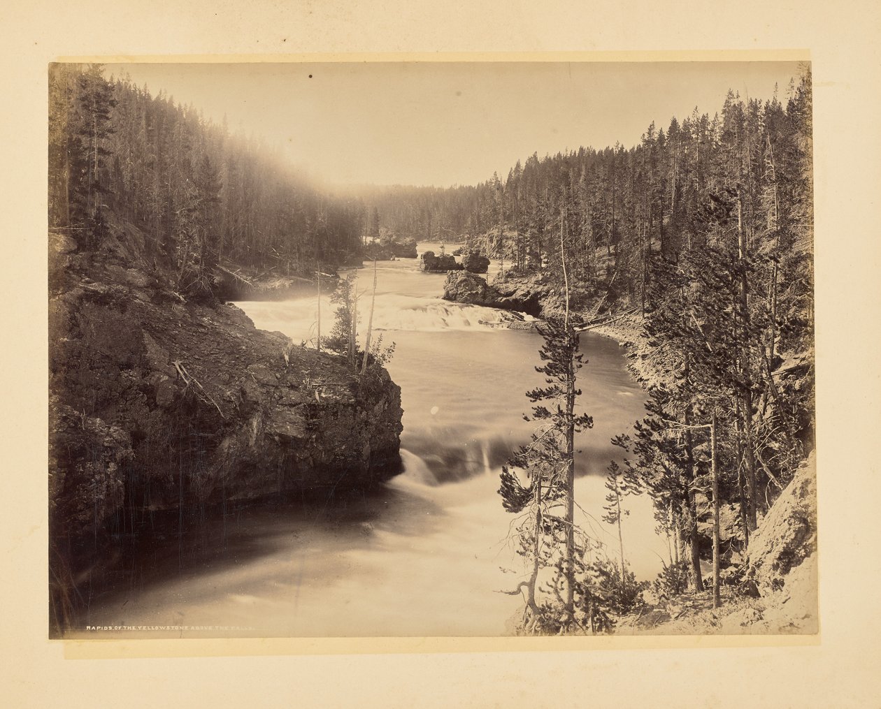 Rapides du Yellowstone au-dessus des chutes - John K. Hillers