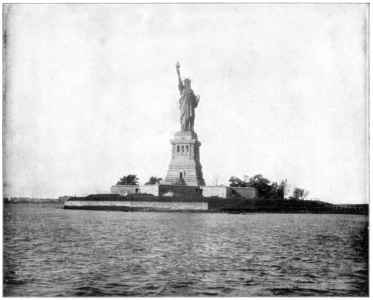 Statue de la Liberté, port de New York, fin du 19e siècle - John L. Stoddard