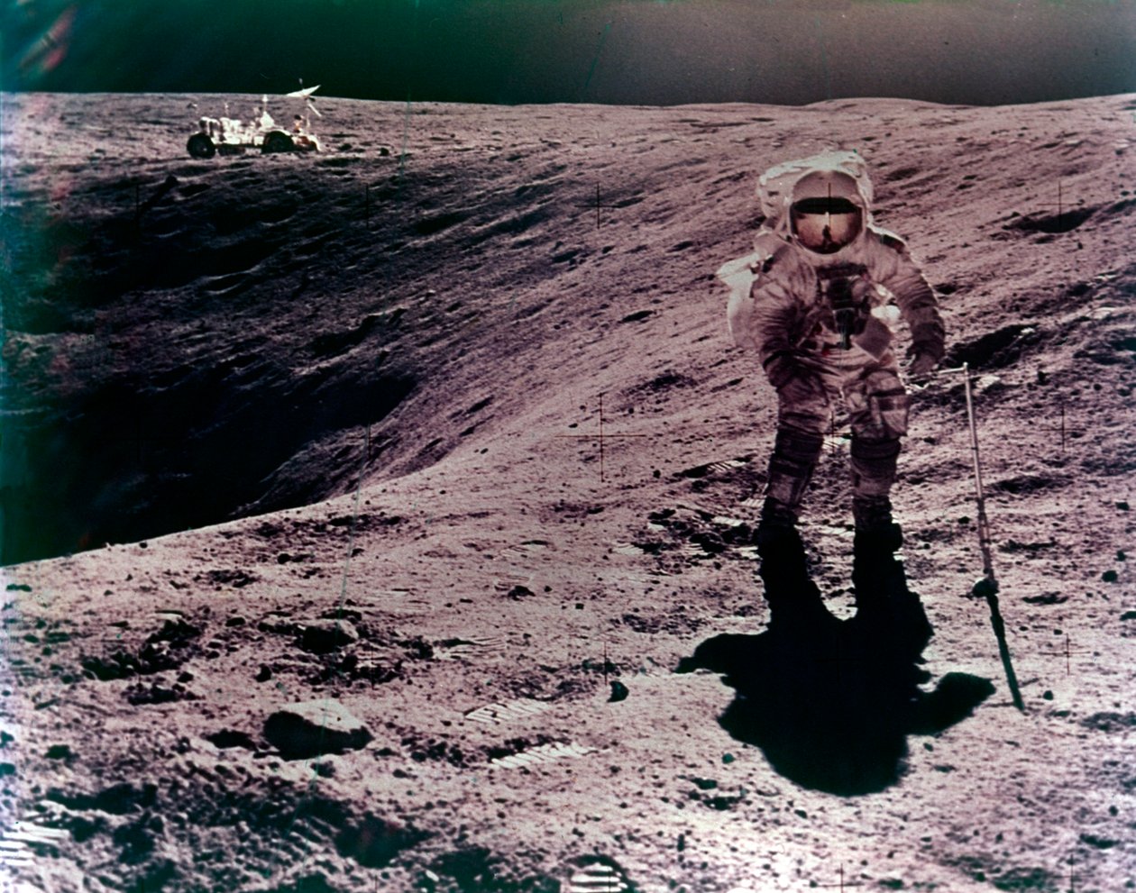 Astronaute Charles Duke sur le site d