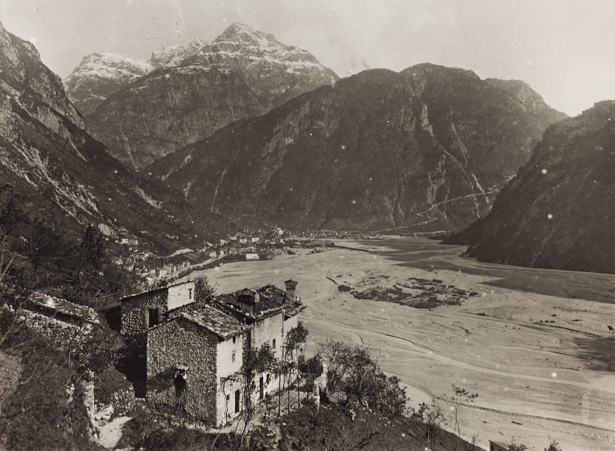 Album "Meine weltkriegs - Erinnerungen Front Sud-Ouest (Carinthie, Italie, Tyrol du Sud) 31/03/1915-12/11/1918 - Josef Zohles Wien": vue de Chiusaforte - Josef Zohles