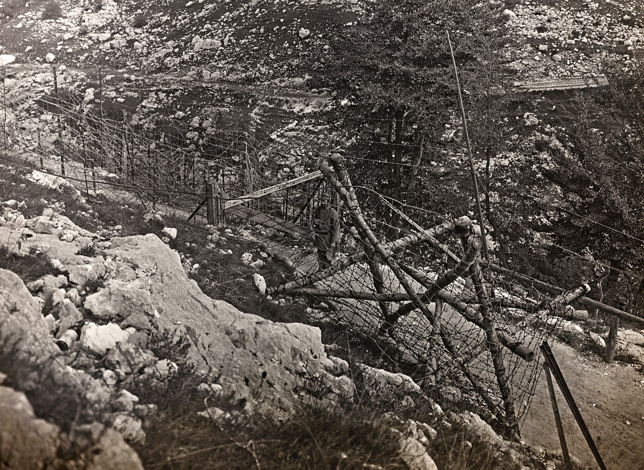 Album "Meine weltkriegs - Erinnerungen Front Sud-Ouest (Carinthie, Italie, Tyrol du Sud) 31/03/1915-12/11/1918 - Josef Zohles Wien": fil barbelé - Josef Zohles