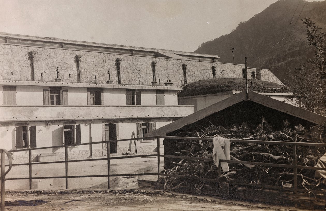 Album "Meine weltkriegs - Erinnerungen South-West Front (Carinthie, Italie, Tyrol du Sud) 31/03/1915-12/11/1918 - Josef Zohles Wien": la forteresse de Chiusaforte - Josef Zohles