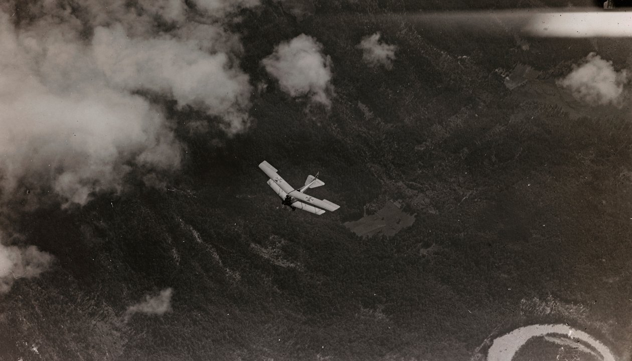 Un avion autrichien survole - Josef Zohles