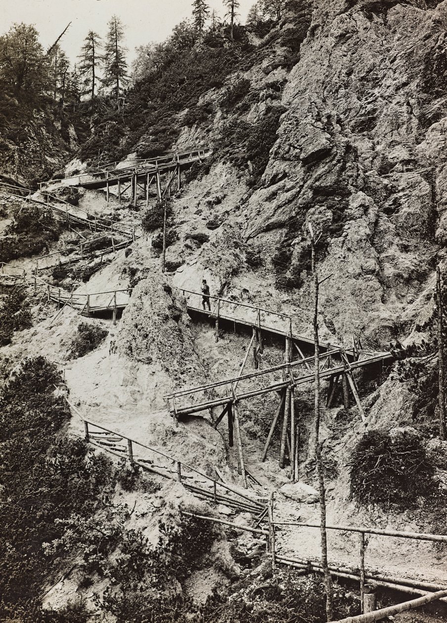 Album "Meine weltkriegs - Erinnerungen South-West Front (Carinthie, Italie, Tyrol du Sud) 31/03/1915-12/11/1918 - Josef Zohles Wien": passerelles en bois vers la montagne - Josef Zohles