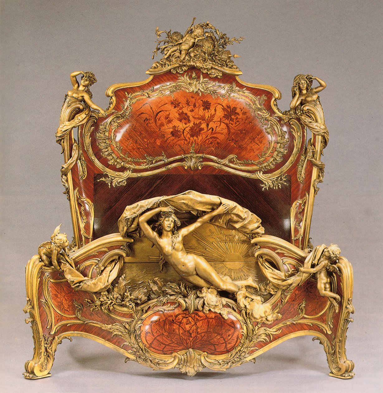 Grand lit de repos de style Louis XV en bois de rose, bois de violette et marqueterie avec montures en bronze doré - Joseph Emmanuel Zwiener