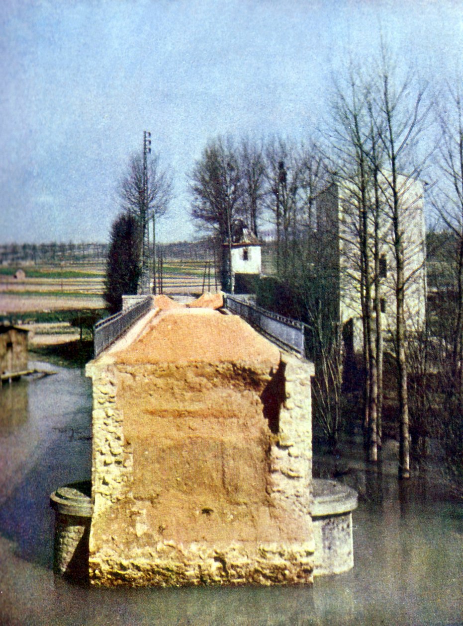 Le pont détruit à Germigny-l