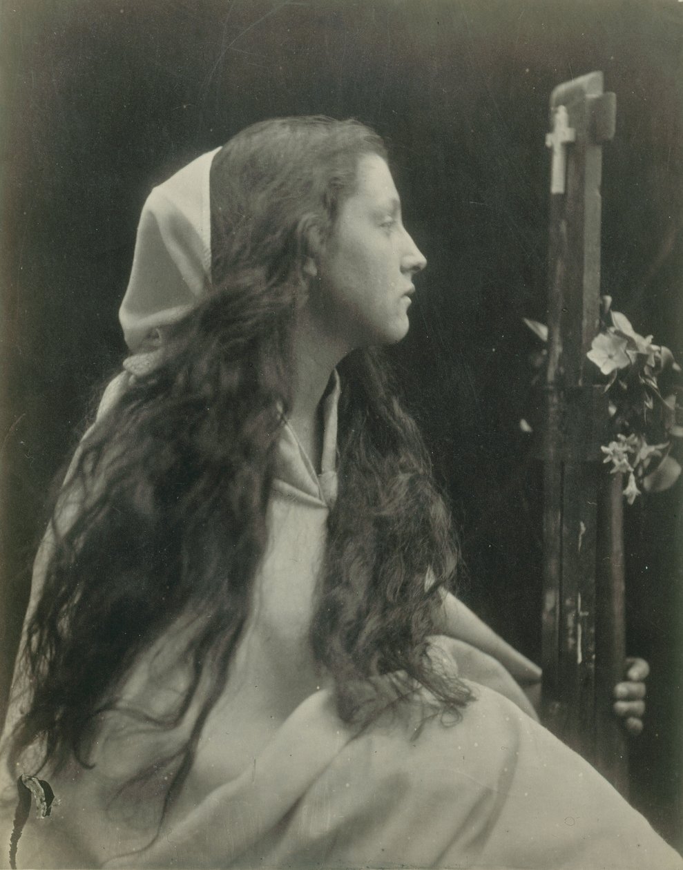 (« Femme au crucifix ») Mary Ann Hillier - Julia Margaret Cameron