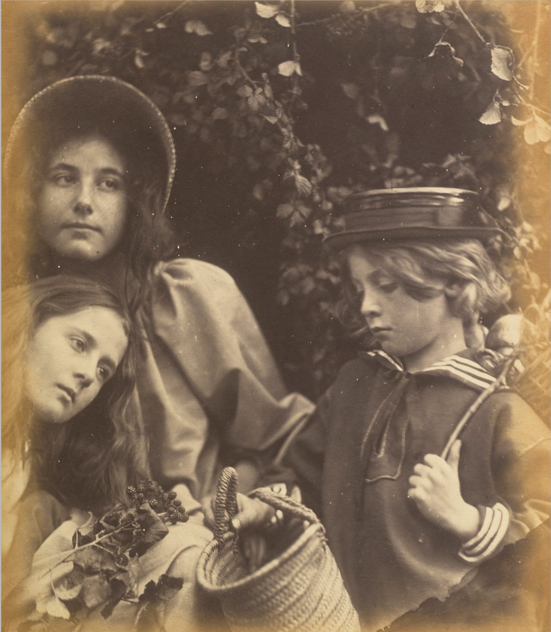 Elizabeth Keown, Kate Keown et Freddy Gould, c. 1866-1868 (photo) - Julia Margaret Cameron
