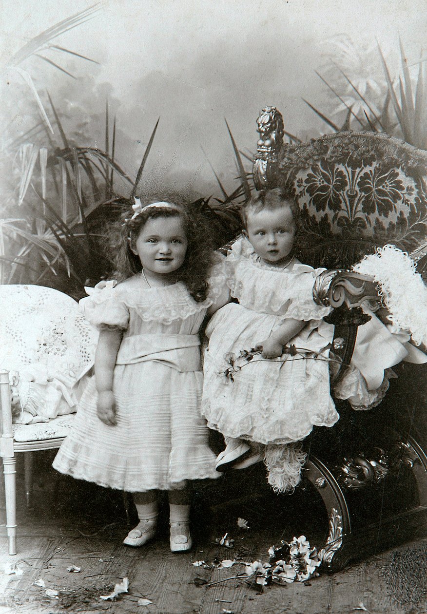 Grandes-duchesses Olga Nikolaïevna et Tatiana Nikolaïevna de Russie, fin du 19ème siècle - K. von Hahn