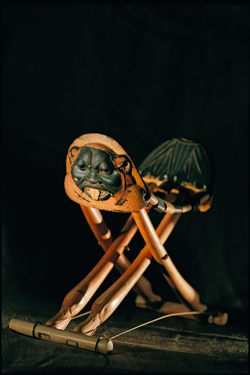 Appui-tête pliant en ivoire du roi Toutankhamon, Nouvel Empire, 2002 - Kenneth Garrett