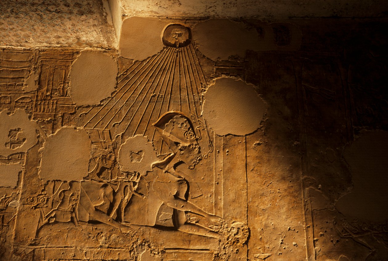 Relief de la famille royale, Akhenaton, Néfertiti et filles, tombe de Mahu, 