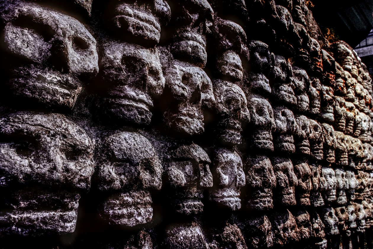 Râtelier de crânes ou Tzompantli, Aztèque, Mexique, Templo Mayor, 2010 - Kenneth Garrett