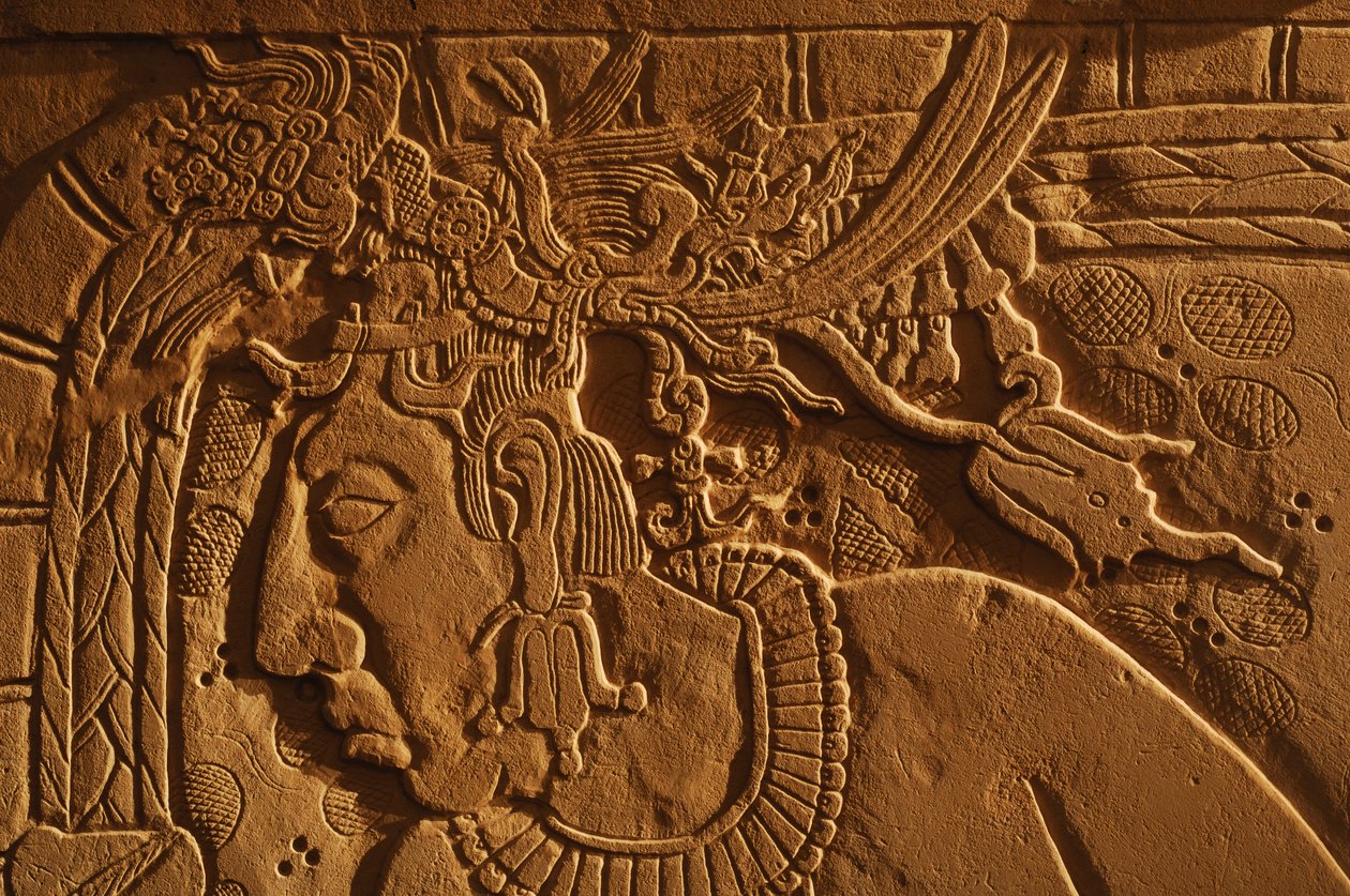 Banc du trône du Temple 21, sculpture du roi Akhal Mo Nab, Palenque, Mexique, 2005 (photo) - Kenneth Garrett