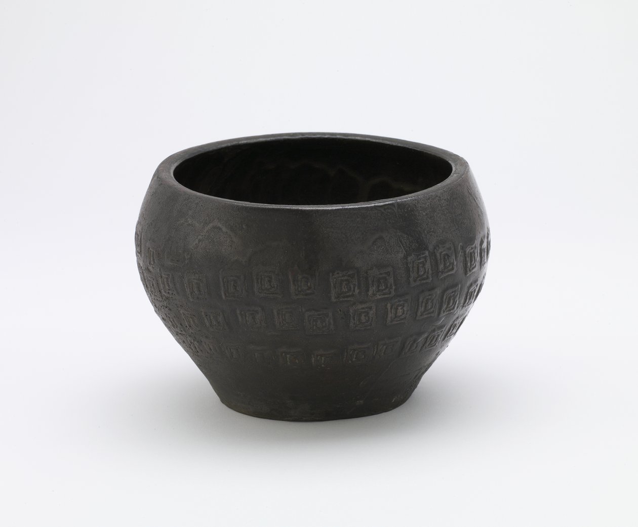 Bol avec motifs en relief imprimés, 16ème-17ème siècle - Korean School