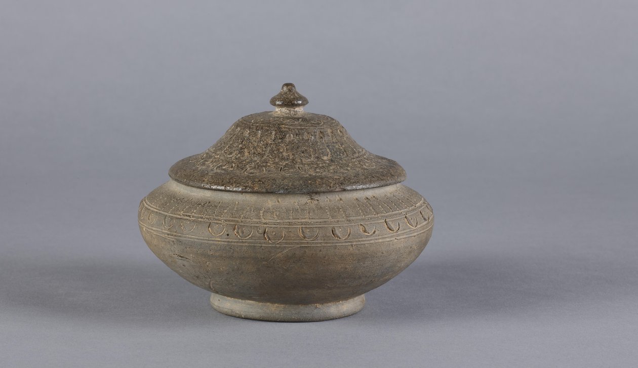 Boîte avec couvercle, dynastie Silla, 55 av. J.-C.-935 - Korean School