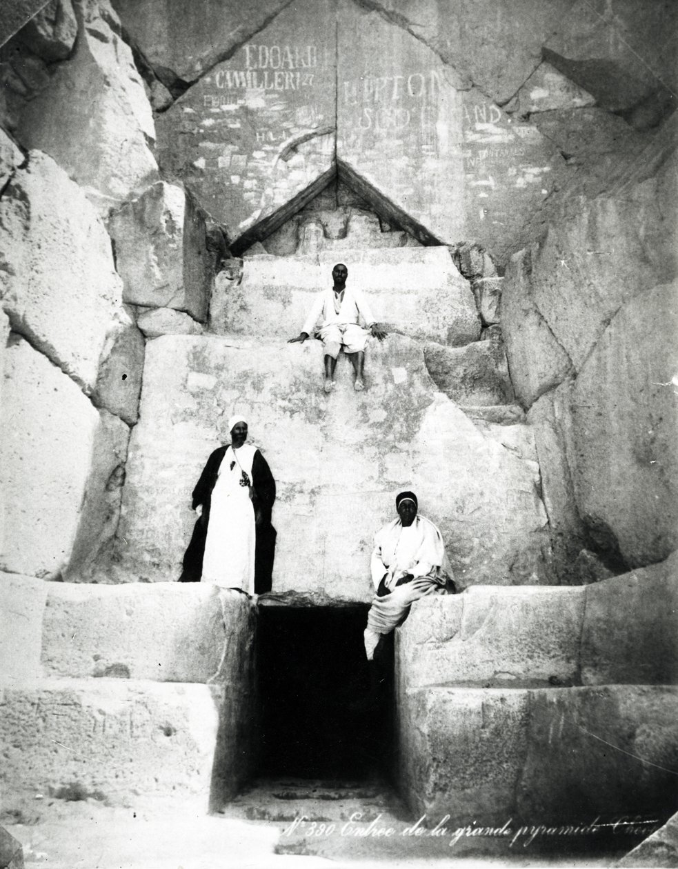 Entrée de la grande pyramide de Khéops, vers 1880 - Langaki