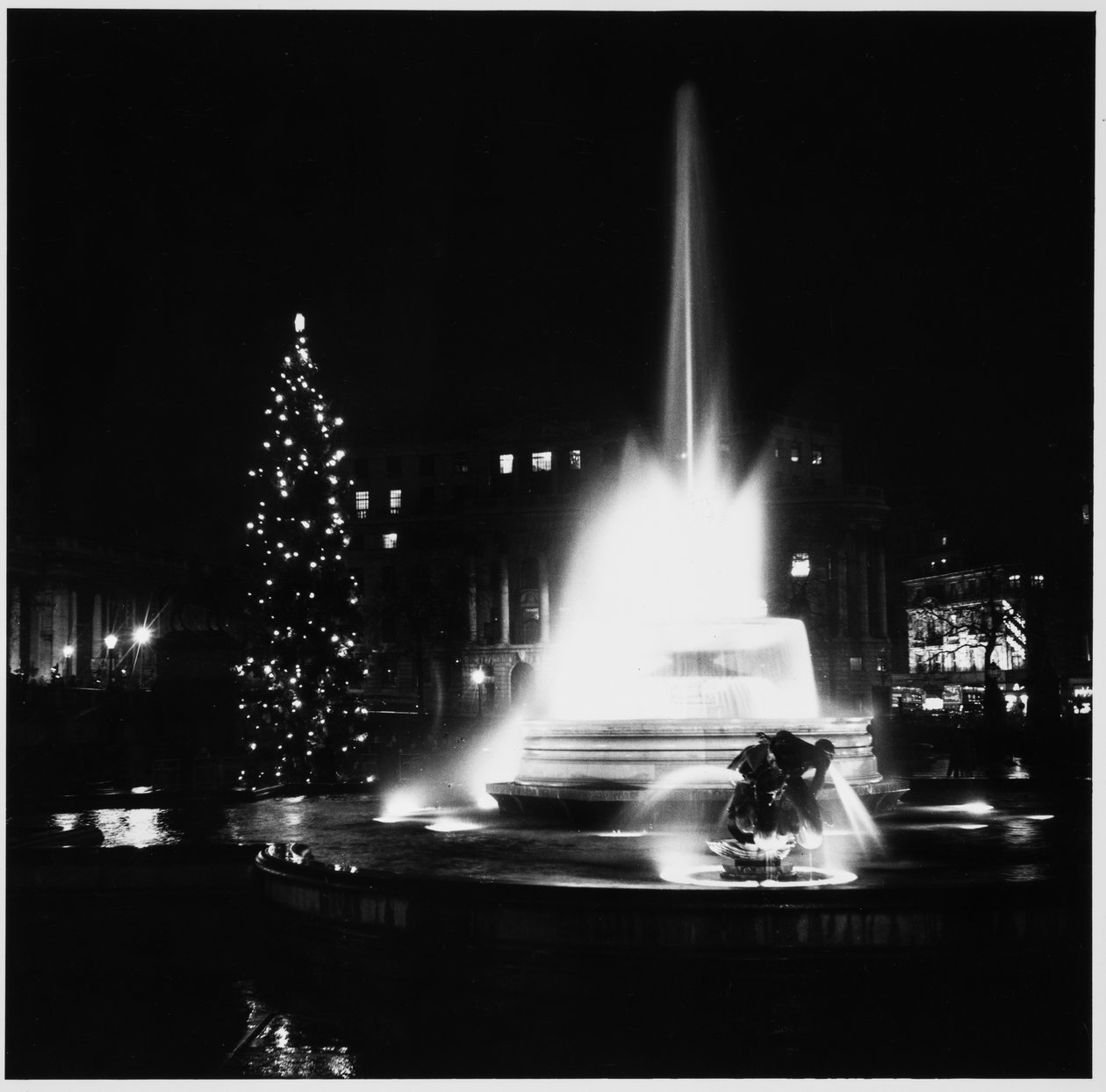 Trafalgar Square, St James, Westminster, City of Westminster, Greater London Authority, UK - Leonard Robin Mattock
