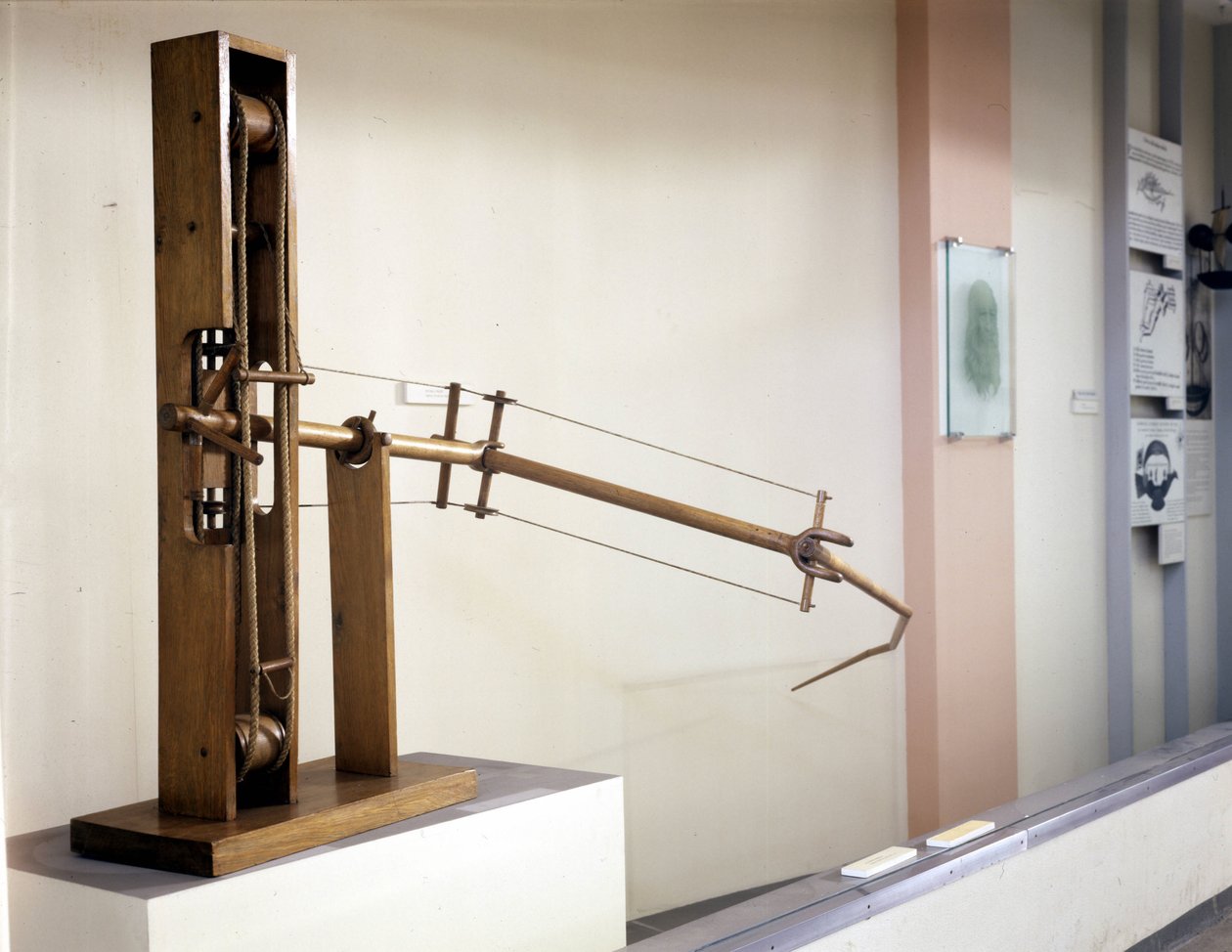 Aile à inclinaison variable, modèle selon le dessin de Léonard de Vinci. Musée des Sciences et Techniques, Milan. - Leonardo da (after) Vinci