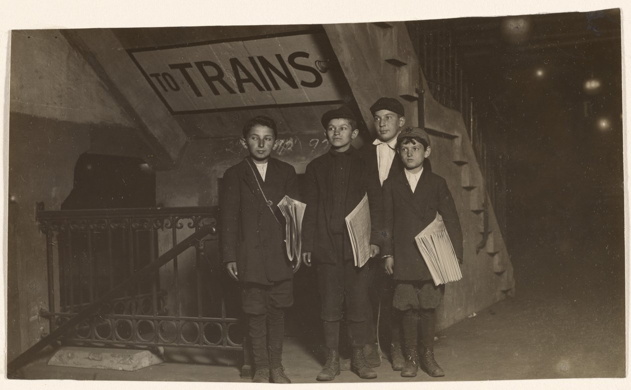 [Quatre Newsies à l