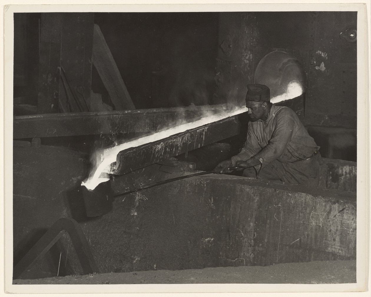 [Aide-mouleur, Baldwin Locomotive Works, Eddystone, Pennsylvanie]. - Lewis W. Hine